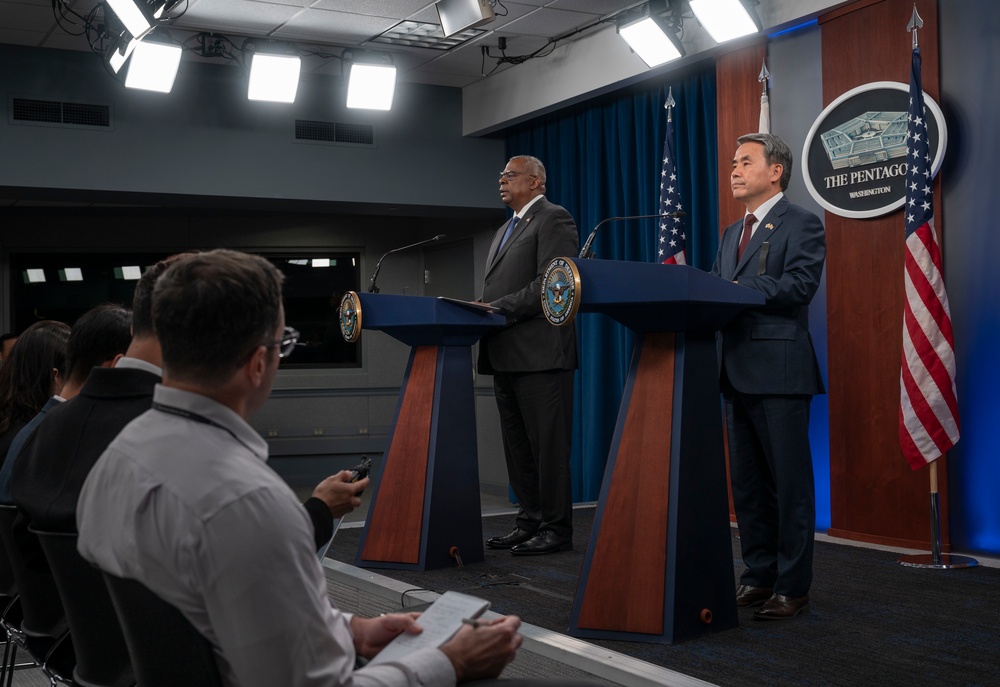 SECDEF and South Korean Minister of Defense  Press Conference