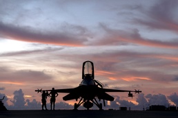 180FW Trains with the "Sun Downers" in the Sunshine State