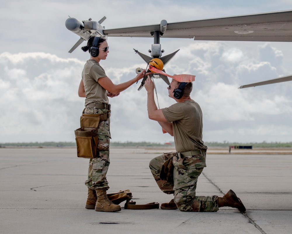 180FW Trains with the &quot;Sun Downers&quot; in the Sunshine State