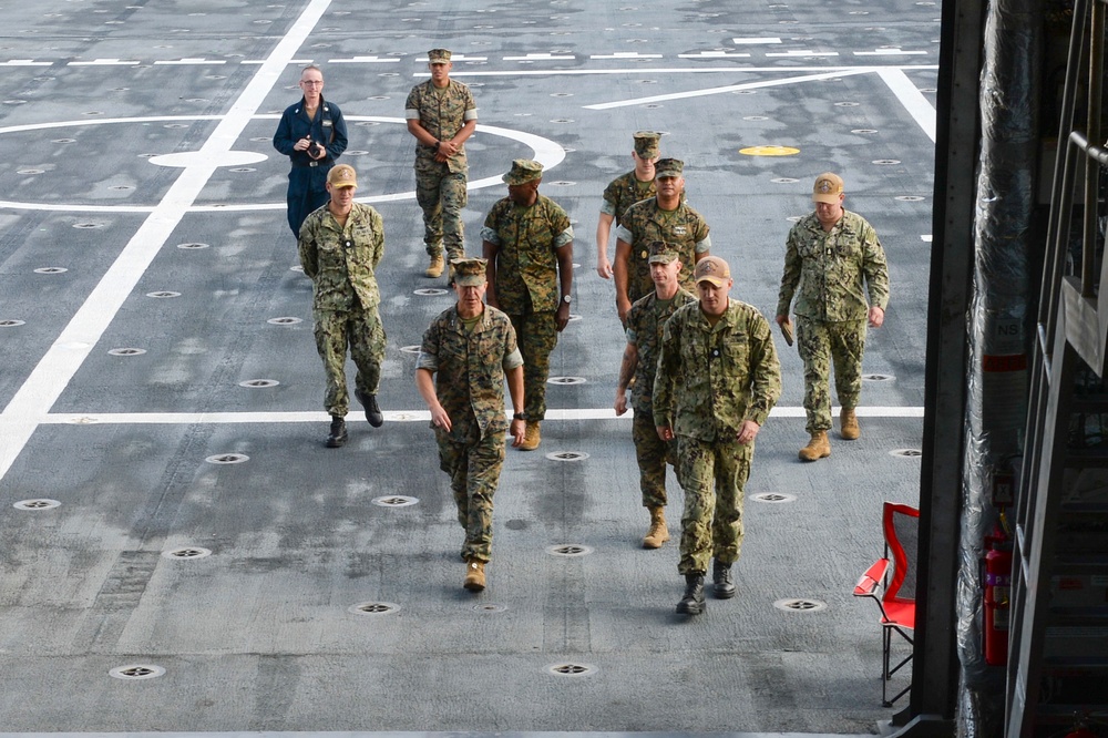 1st Marine Division Tours USS Savannah (LCS 28)