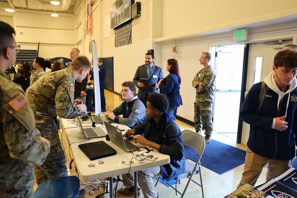 Cyber Soldiers and Civilians discuss life changing opportunities in Army Service