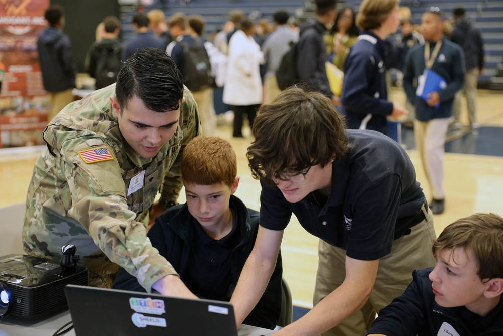 Cyber Soldiers and Civilians discuss life changing opportunities in Army Service