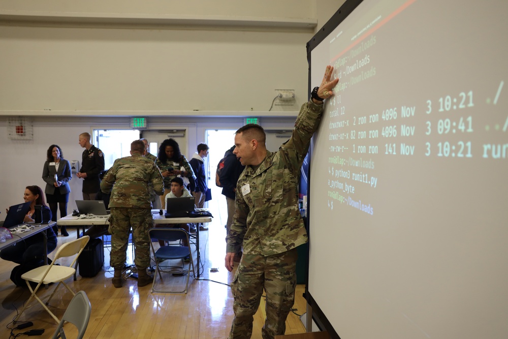 Cyber Soldiers and Civilians discuss life changing opportunities in Army Service