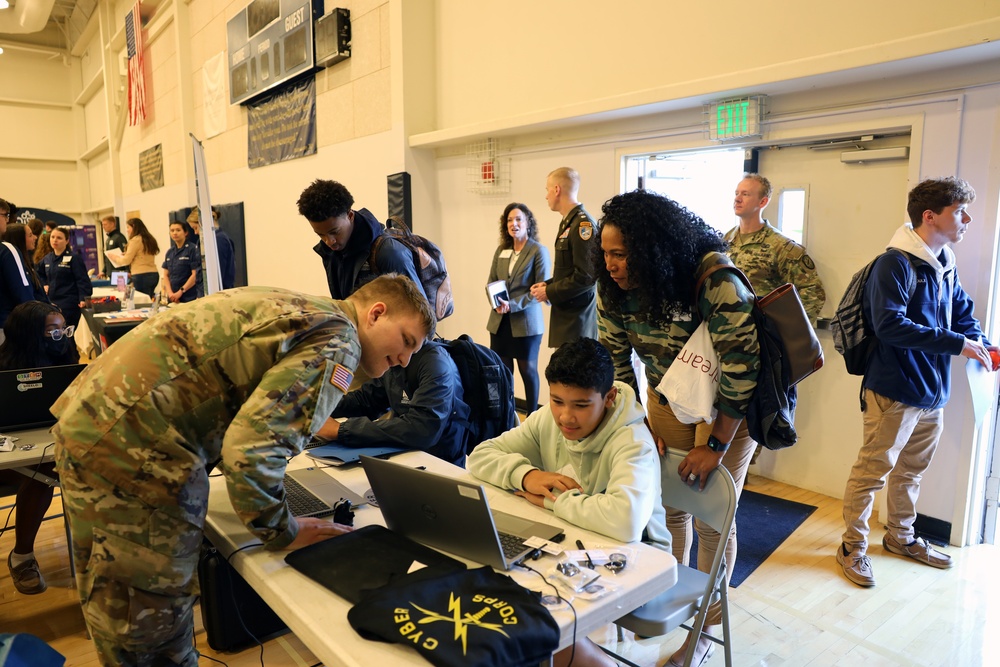 Cyber Soldiers and Civilians discuss life changing opportunities in Army Service