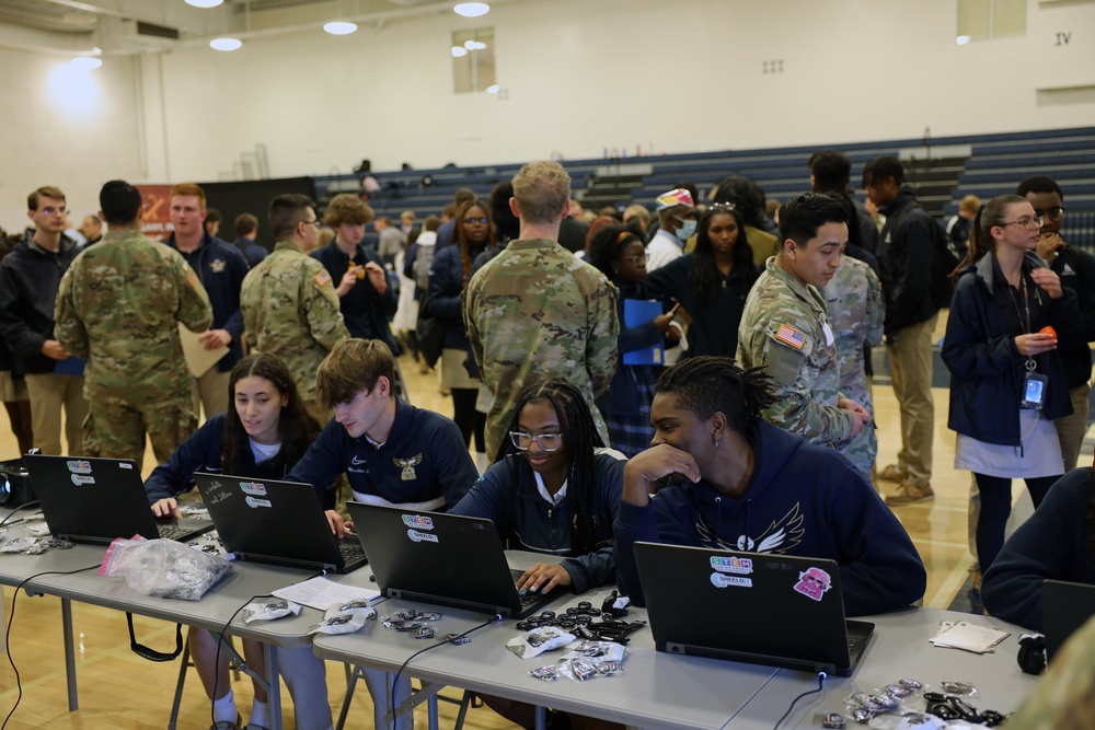 Cyber Soldiers and Civilians discuss life changing opportunities in Army Service