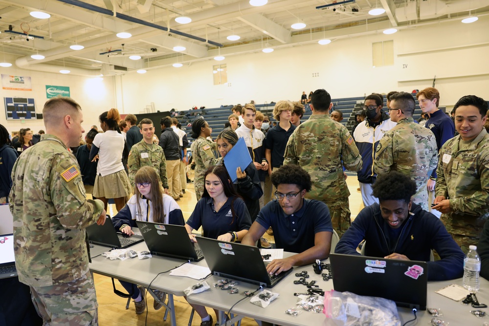 Cyber Soldiers and Civilians discuss life changing opportunities in Army Service