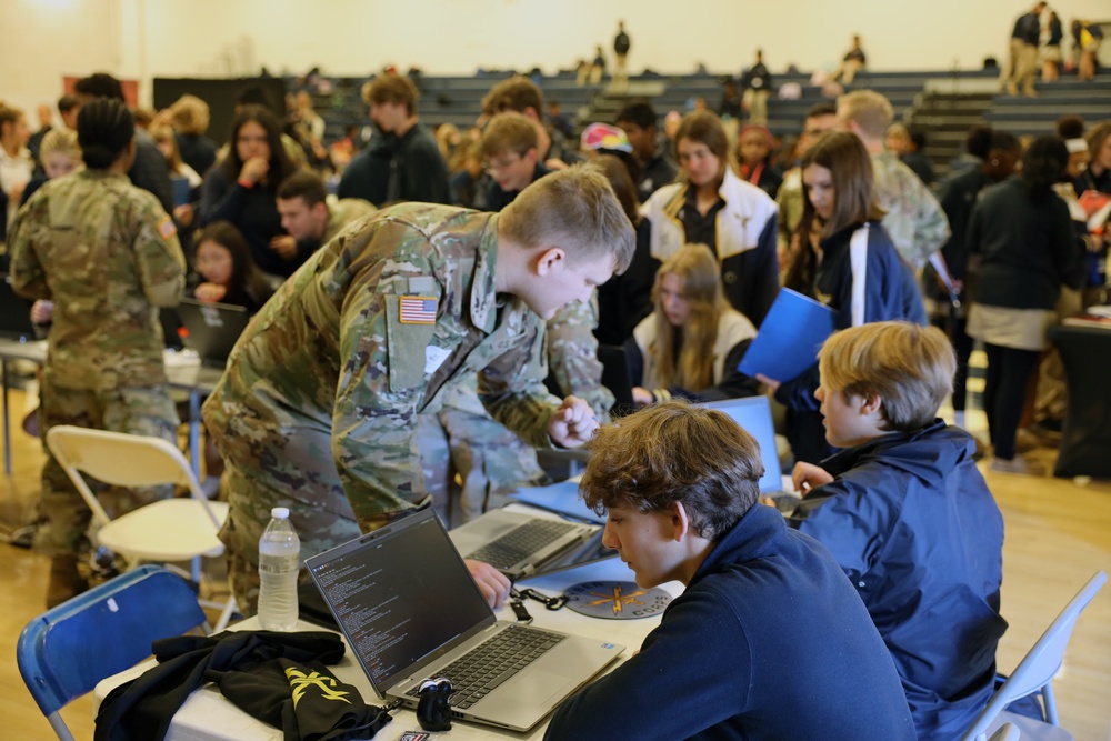 Cyber Soldiers and Civilians discuss life changing opportunities in Army Service