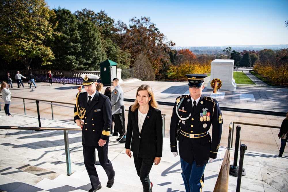 German Deputy Defense Minister Siemtje Möller Participates in a Public Wreath-Laying Ceremony at the Tomb of the Unknown Soldier