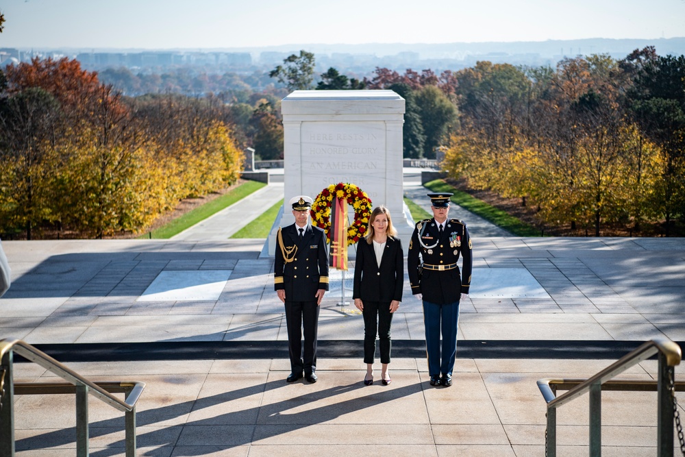 German Deputy Defense Minister Siemtje Möller Participates in a Public Wreath-Laying Ceremony at the Tomb of the Unknown Soldier