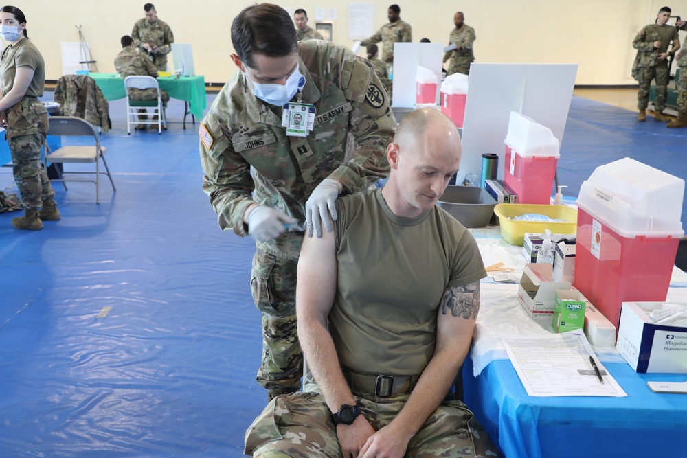 Fort Gordon Soldiers Receive Flu Vaccine