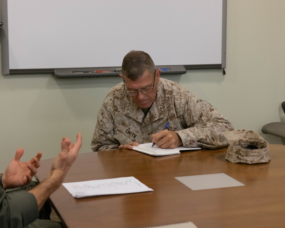 I MEF CG visits MCAS Yuma squadrons