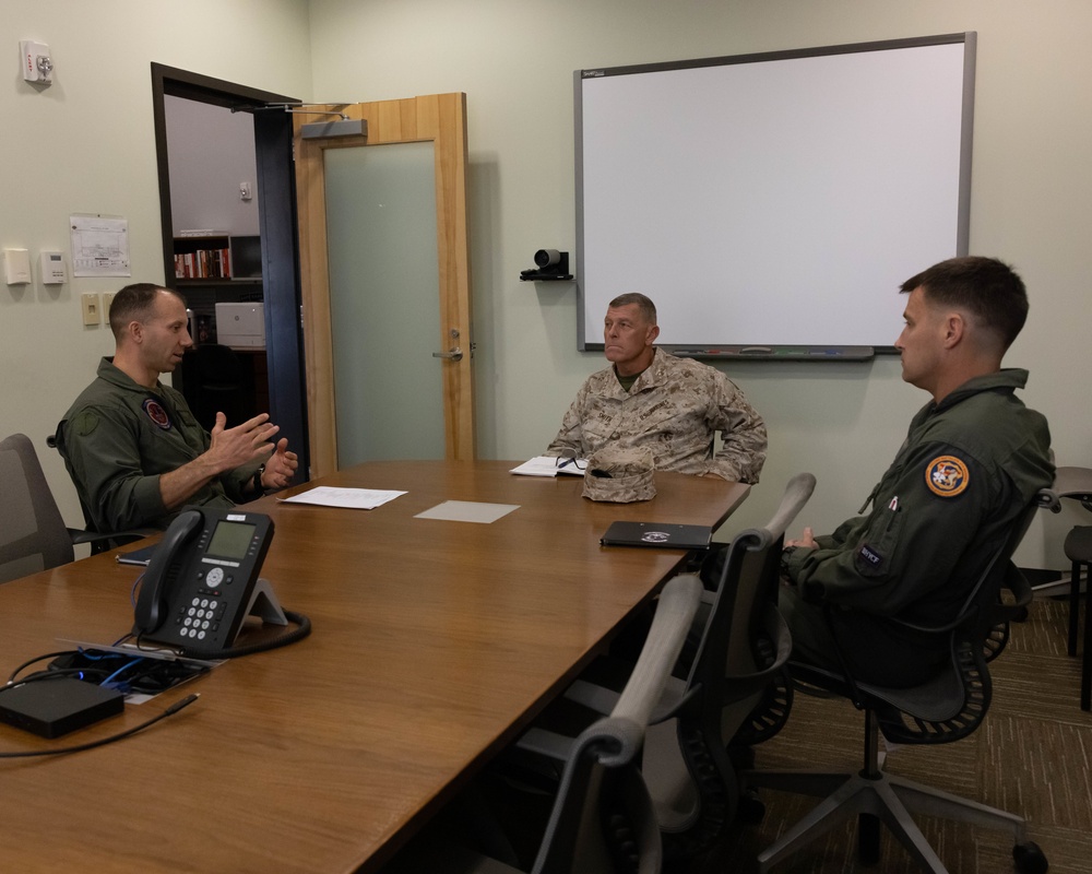 I MEF CG visits MCAS Yuma squadrons