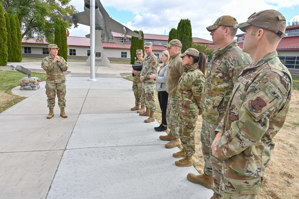 Oregon Air National Guard Commander Visits the 173rd Fighter Wing