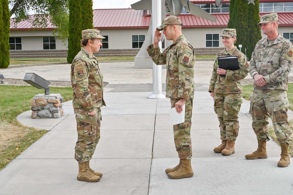 Oregon Air National Guard Commander Visits the 173rd Fighter Wing