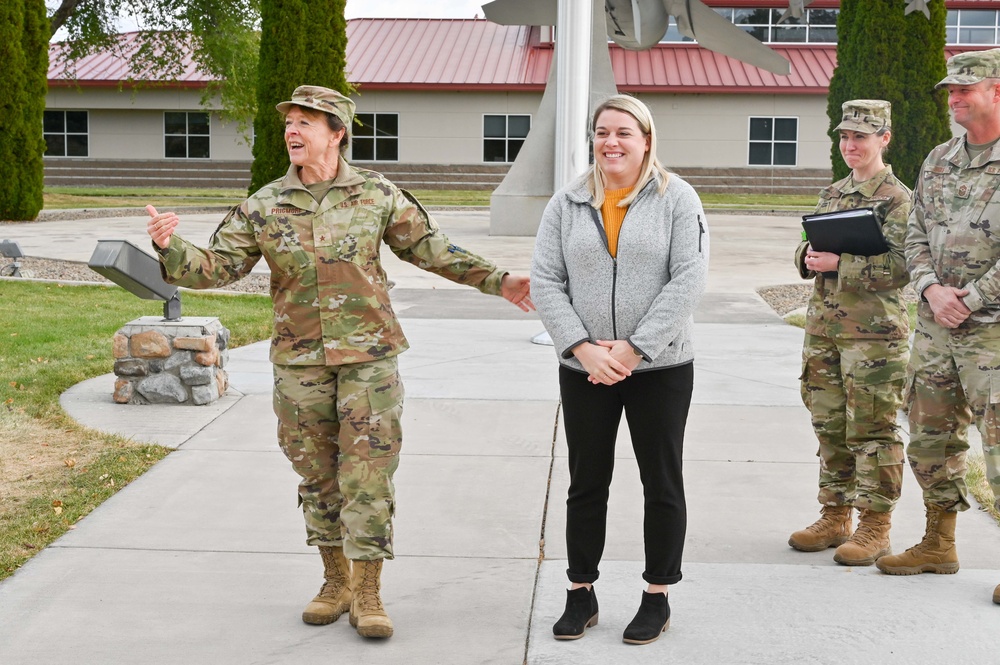 Oregon Air National Guard Commander Visits the 173rd Fighter Wing