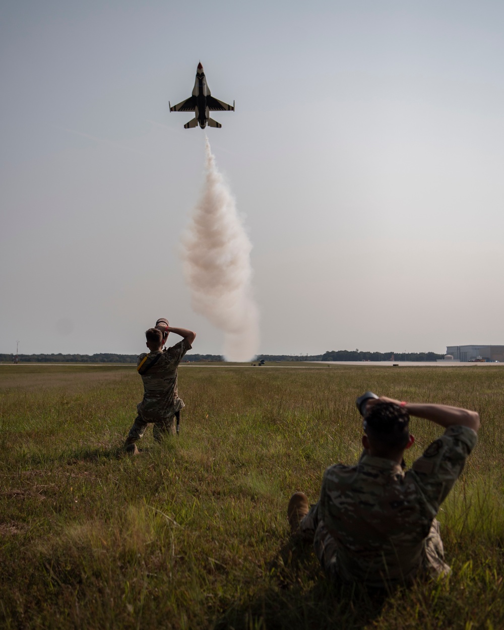 Thunderbirds blast over Andrews Air Show