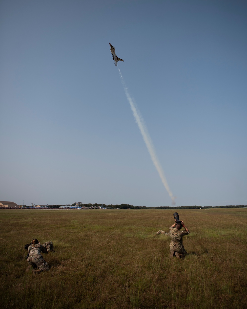 Thunderbirds blast over Andrews Air Show