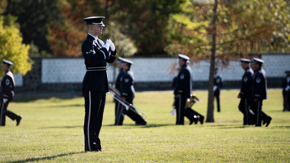 Thunderbirds honor Pattillo family in Arlington flyover