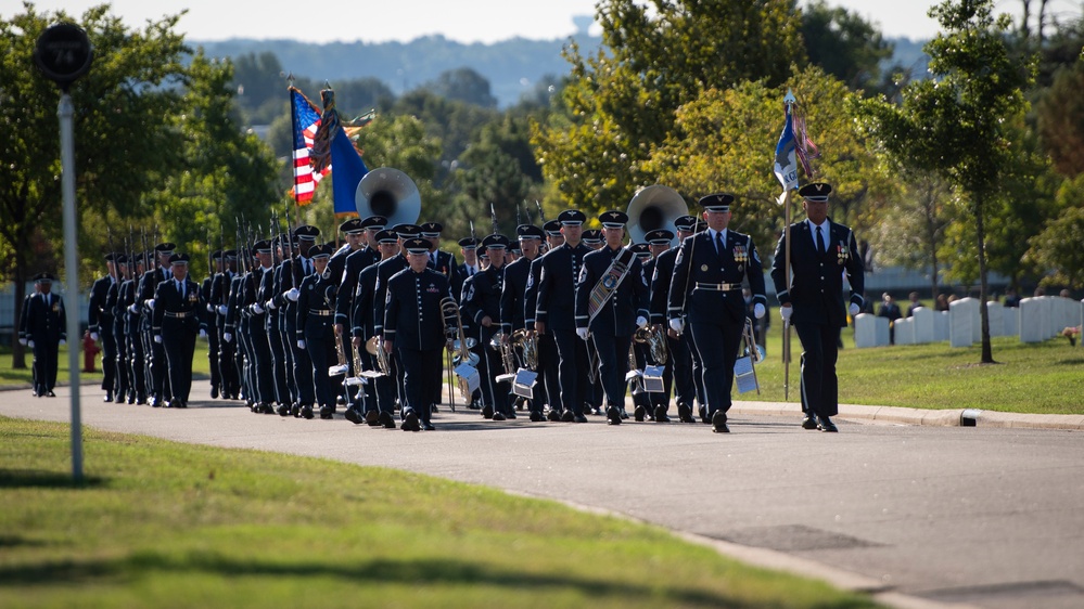 Thunderbirds honor Pattillo family in Arlington flyover