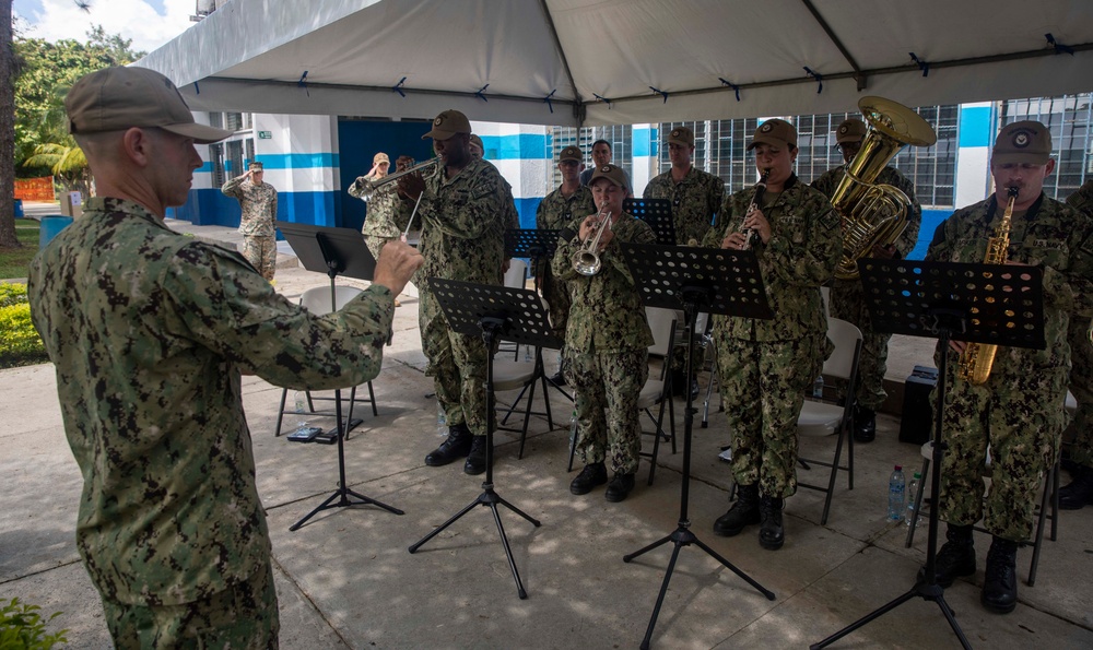 COMFORT HOLDS CLOSING CEREMONY IN GUATEMALA