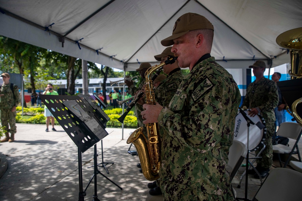 COMFORT HOLDS CLOSING CEREMONY IN GUATEMALA