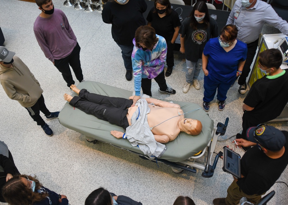 Naval Medical Center Camp Lejeune holds STEM Fair for community schools