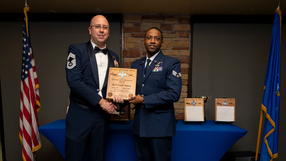 ALS Class 23-1 graduates