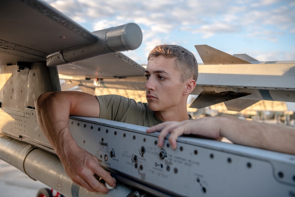 180FW Trains with the &quot;Sun Downers&quot; in the Sunshine State