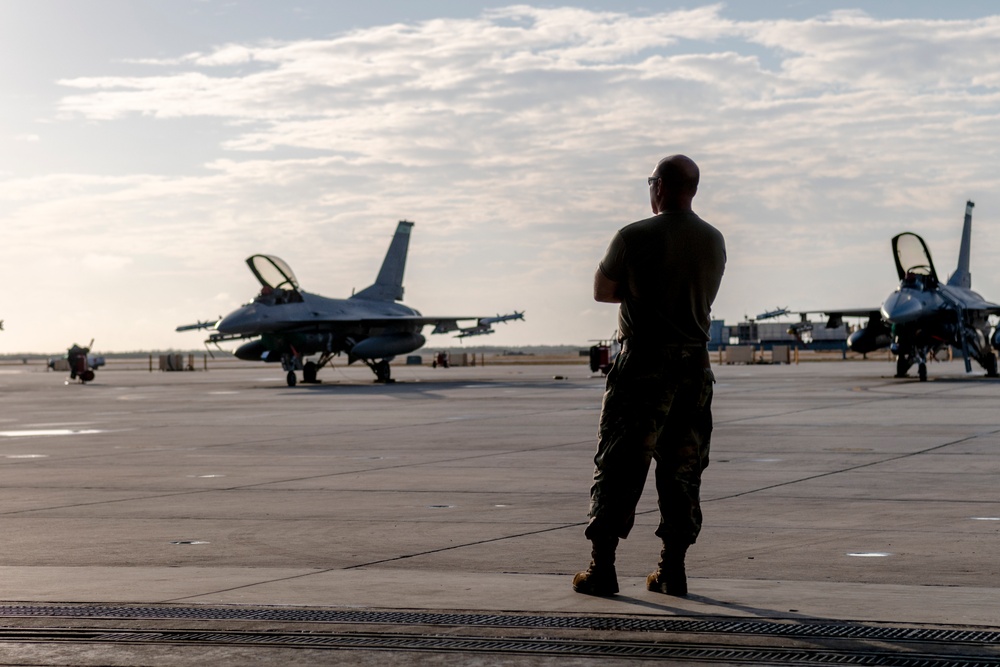 180FW Trains with the &quot;Sun Downers&quot; in the Sunshine State