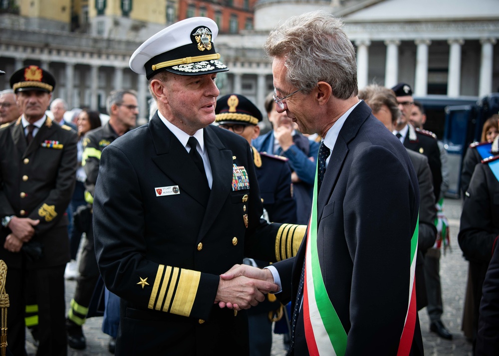 Commander of NAVEUR-NAVAF attends Italy’s National Unity and Armed Forces Day celebration