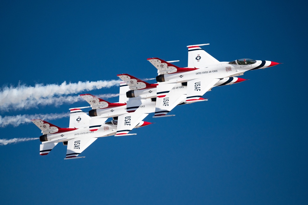 DVIDS - Images - Aviation Nation Performances [Image 5 of 6]