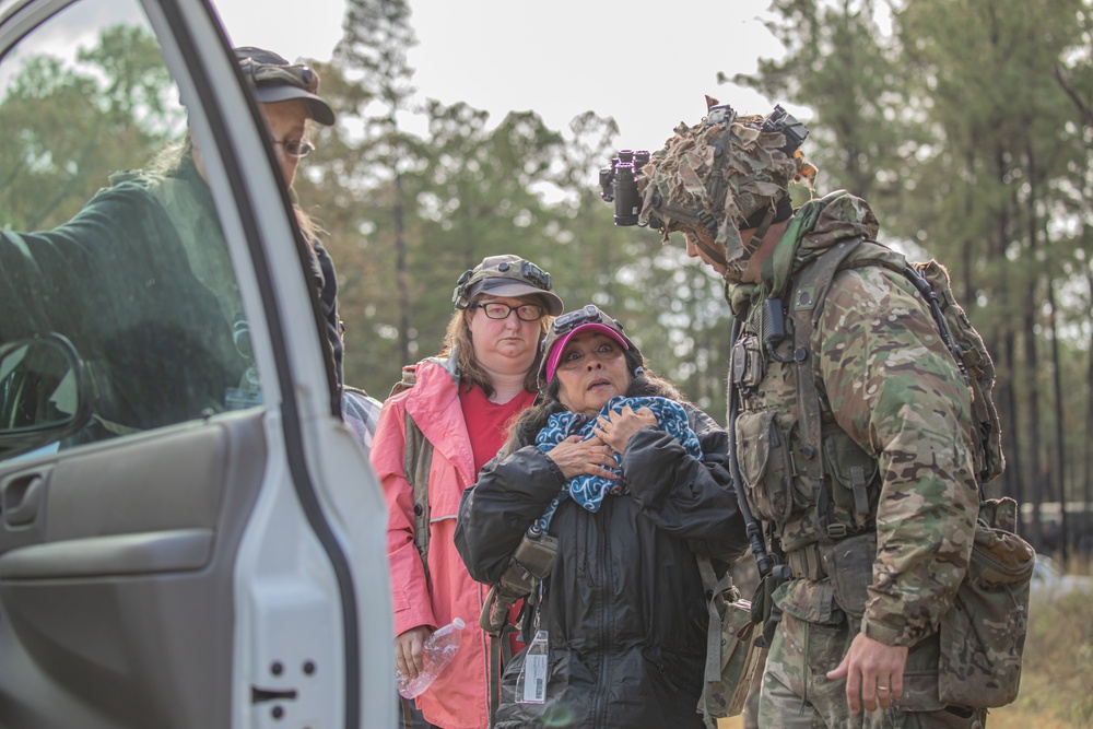 82nd Airborne Division Paratroopers React to Contact and Assist Civilian Roleplayers