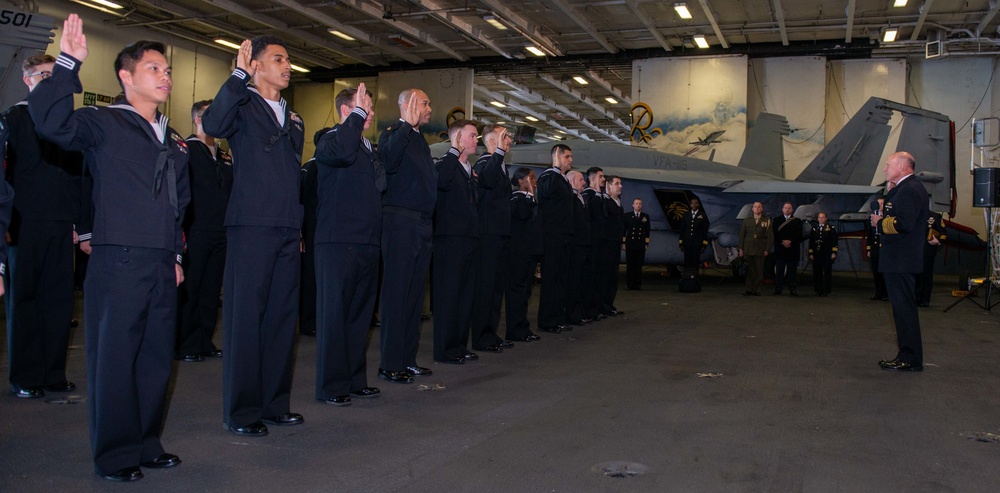 USS Ronald Reagan (CVN 76) hosts Japan Prime Minister