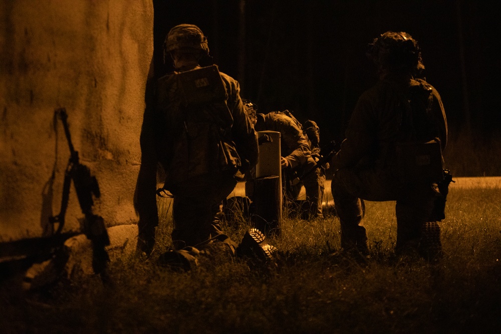 Paratroopers Engage Enemy During JRTC