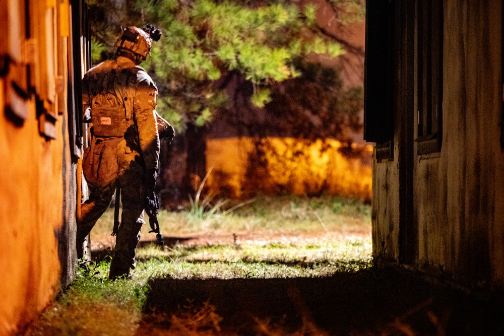 Paratroopers Engage Enemy During JRTC