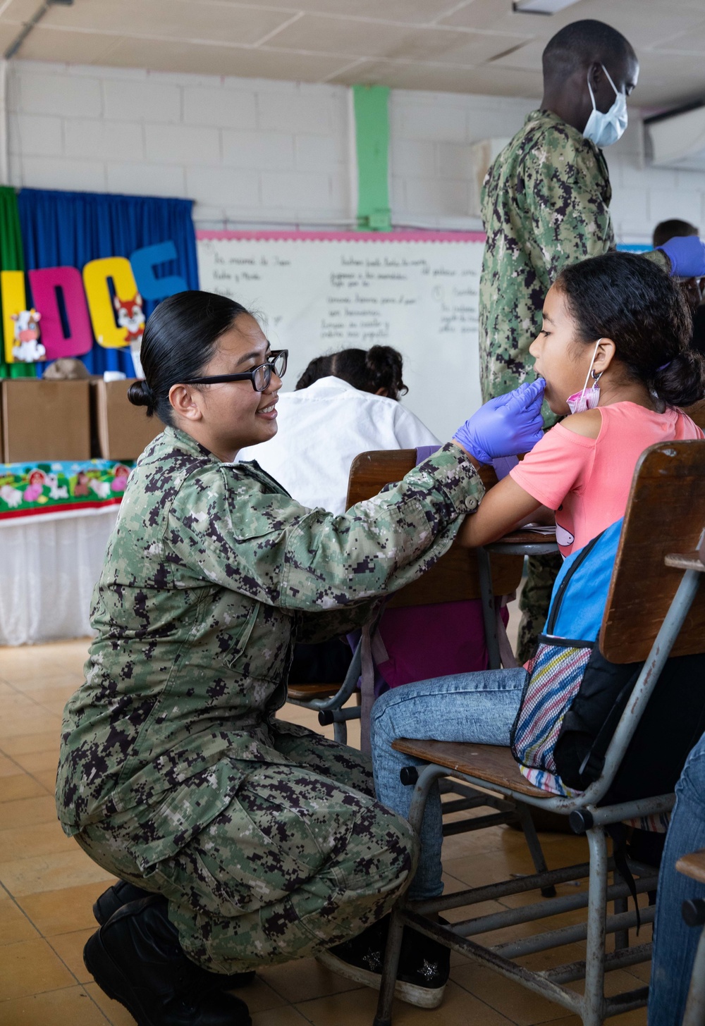 USNS COMFORT NAVY PERSONNEL VISIT ESCUELA SAN MARTIN PORRES