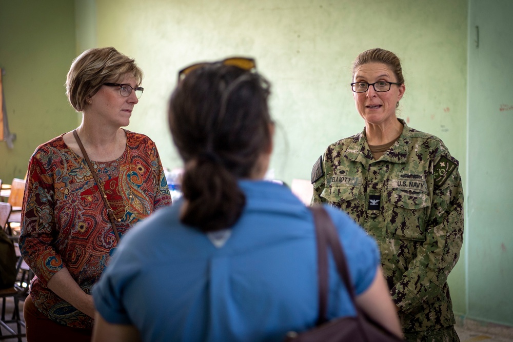 Distinguished Visitors Tour Medical Site - Honduras - CP22