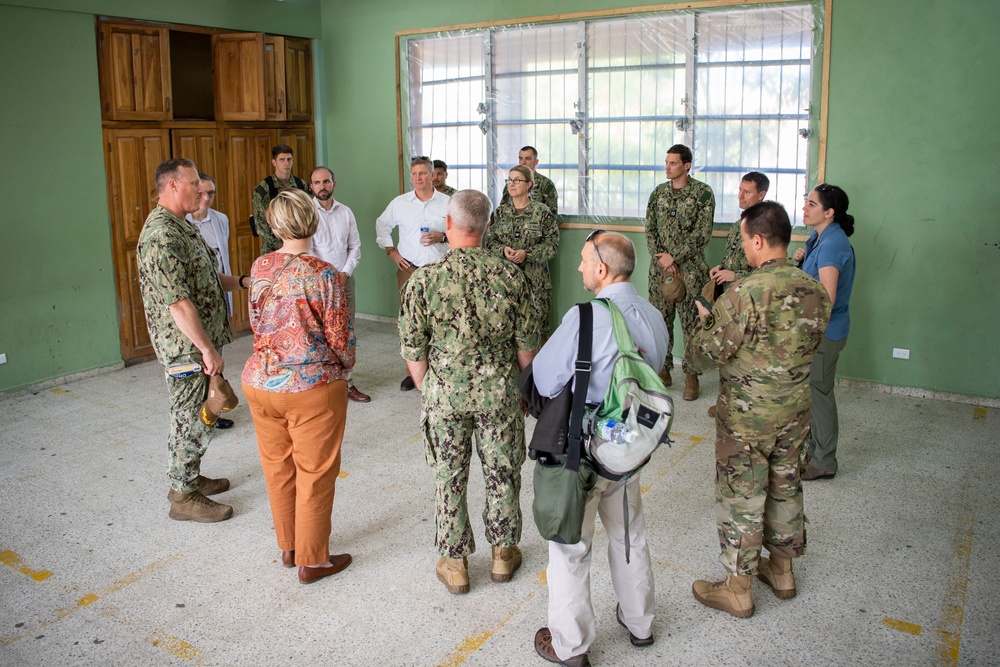 Distinguished Visitors Tour Medical Site - Honduras - CP22