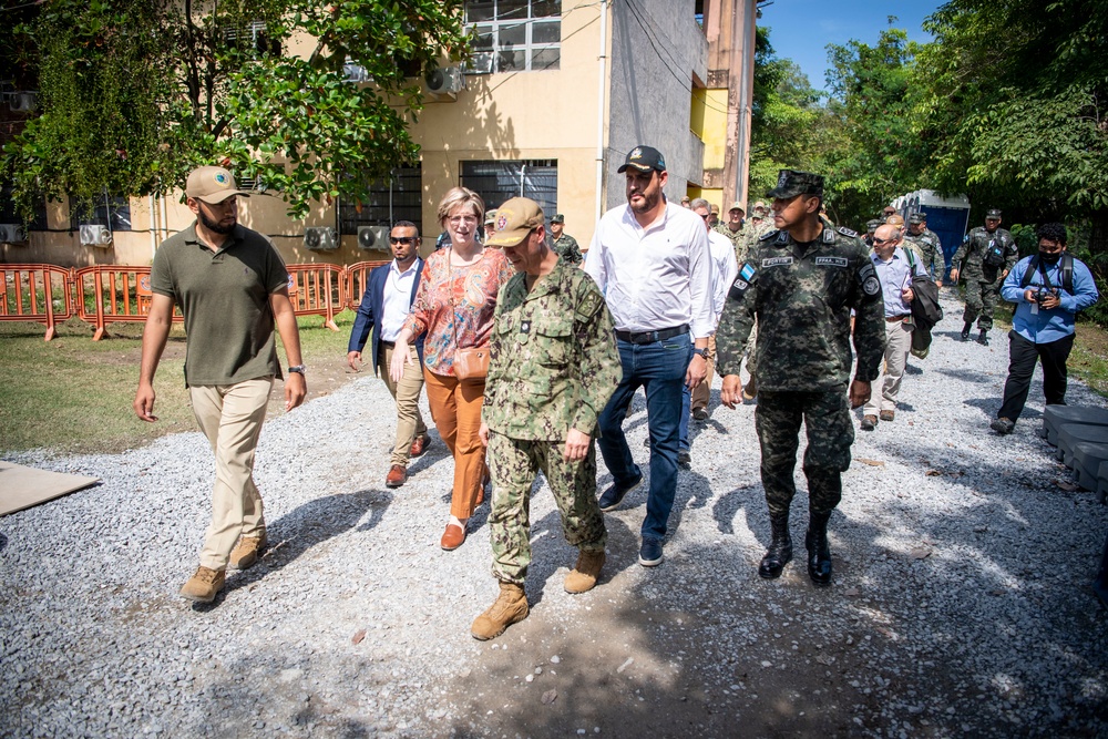 Distinguished Visitors Tour Medical Site - Honduras - CP22
