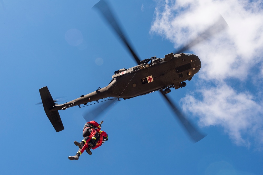 Idaho National Guard, Boise Fire Department train on helicopter hoist rescues