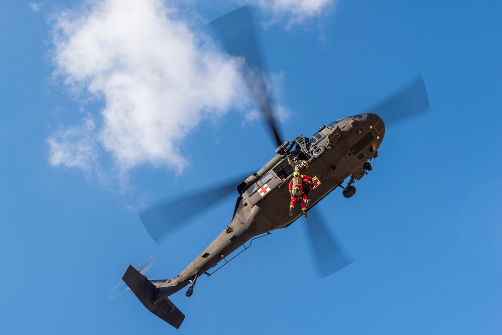 Idaho National Guard, Boise Fire Department train on helicopter hoist rescues