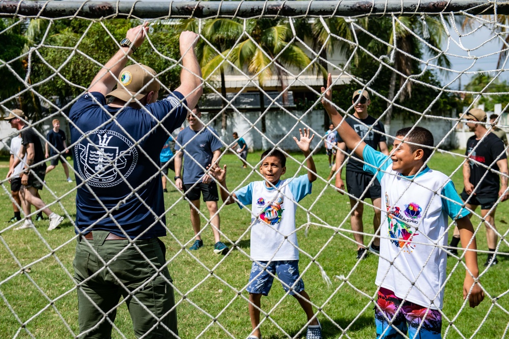 CP22 - Comfort Visits Orphanage in Puerto Cortes