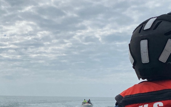 Coast Guard assists 6 aboard disabled vessel 10 miles off Galveston, Texas