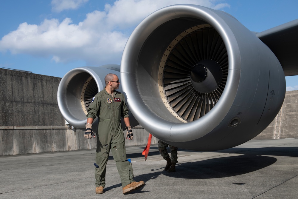 909th ARS supports Growlers in the air