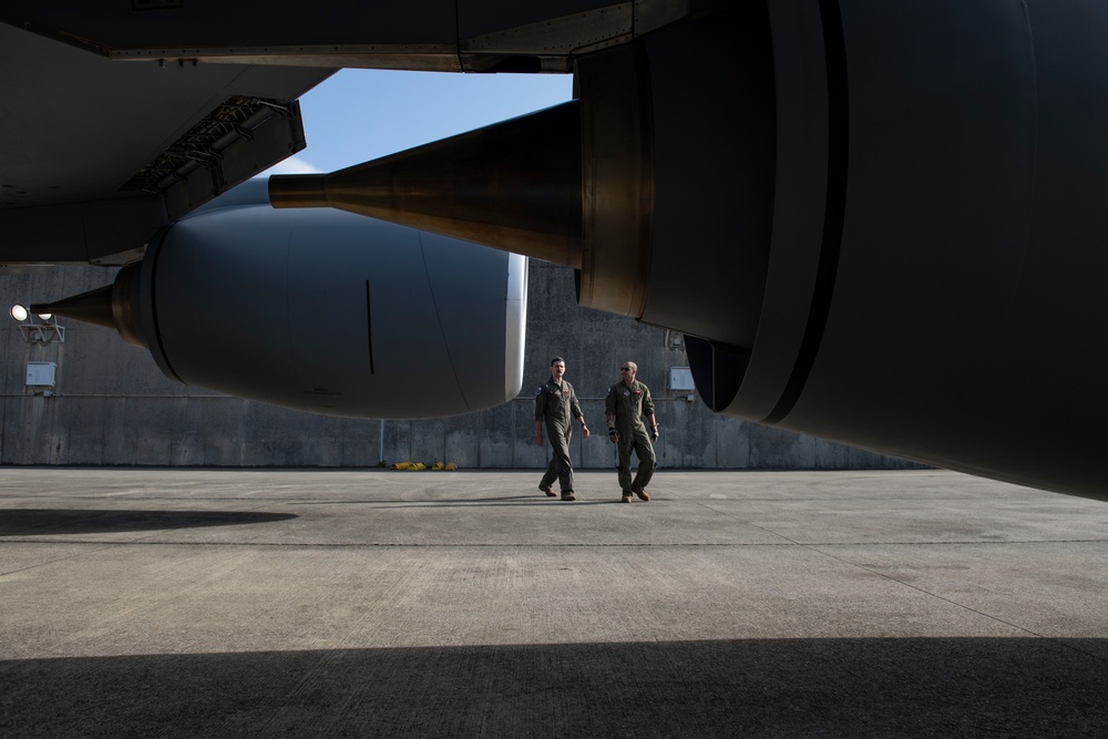 909th ARS supports Growlers in the air