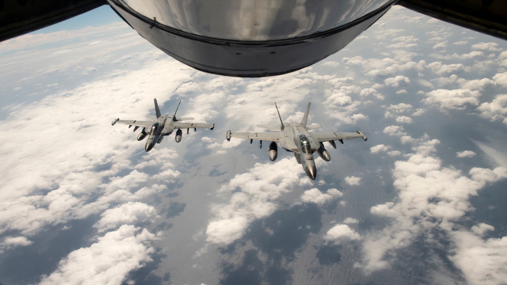 909th ARS supports Growlers in the air