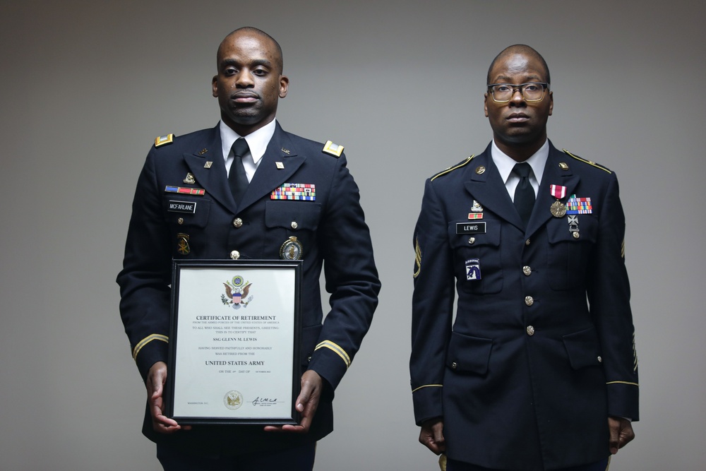 District of Columbia National Guard holds retirement ceremony for Staff Sgt. Glenn M. Lewis