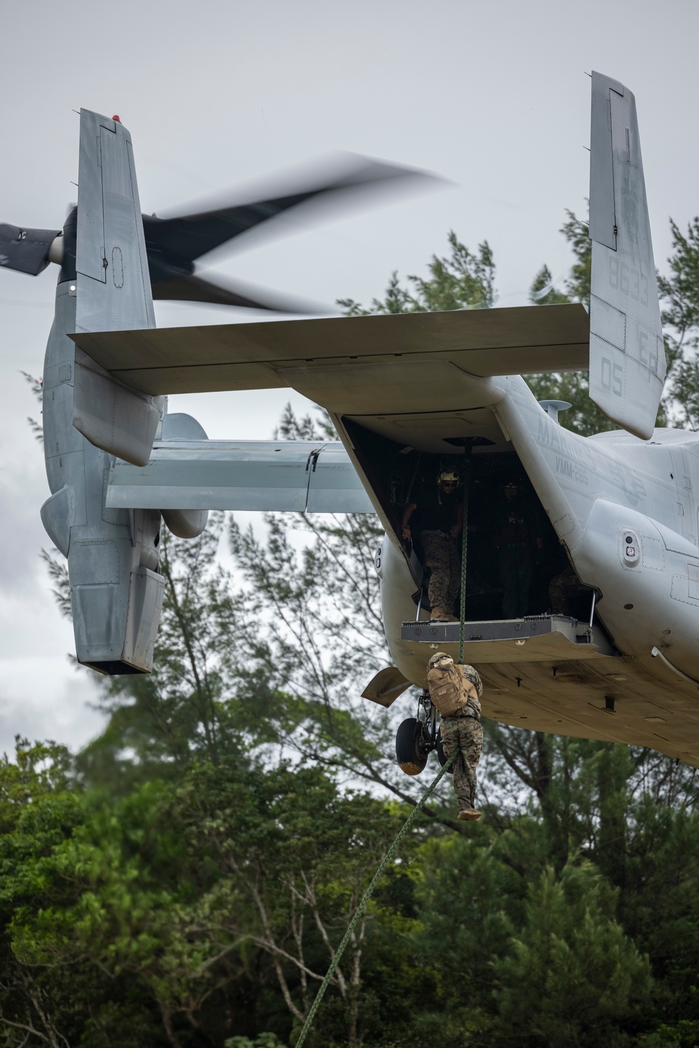 VMM-265 Supports III MEF EOTG HRST Master Course