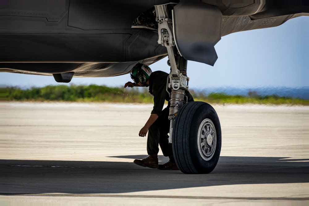 Marine Expeditionary Force hosts Media Workshop for local reporters