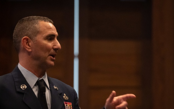 AMC Command Chief provides closing address at A/TA Symposium